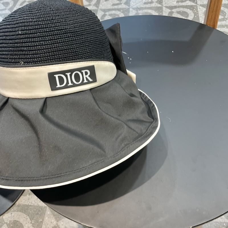 CHRISTIAN DIOR